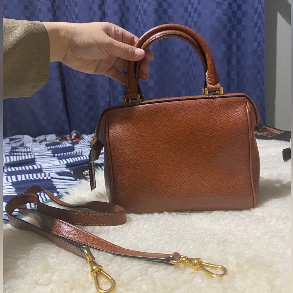 Vintage Celine Tan Leather Satchel-
Good used condition with minimal scratches